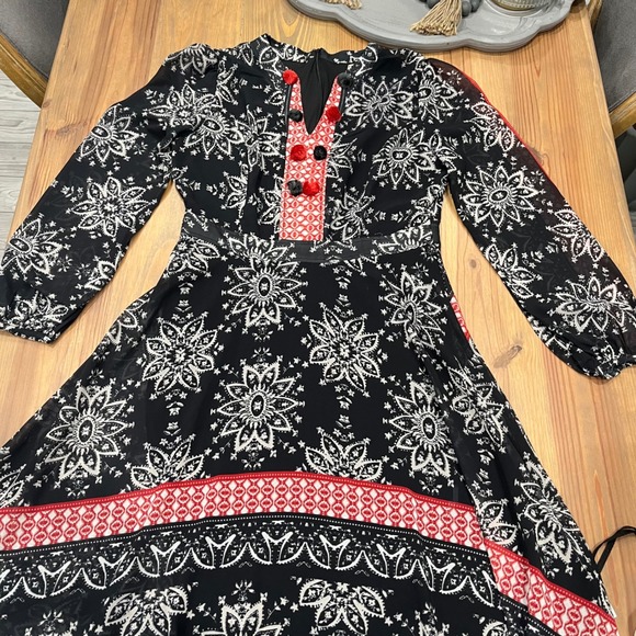 Sheryl‎ Crow Maxi Dress Black White Red Long Sleeve V Neck Boho Festival sz 10 - Picture 2 of 13